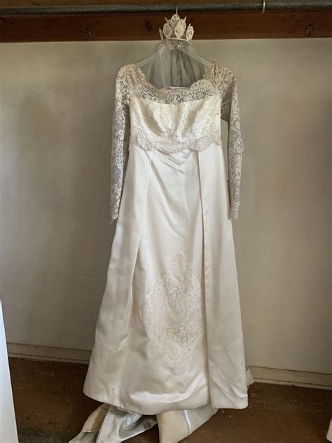 1960s Vintage Wedding Gown Heavy Satin W Lace Appli Gem