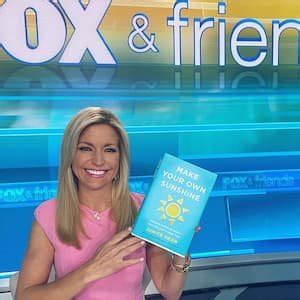 Ainsley Earhardt FOX News, Bio, Age, Bikini, Husband, Salary