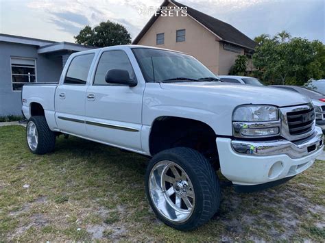 2005 GMC Sierra 1500 With 22x12 51 Fuel Forged Ff02 And 305 45R22 Toyo