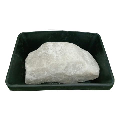 Соль-глыба для конюшен и фермерских хозяйств | Horse-Rehab.Ru