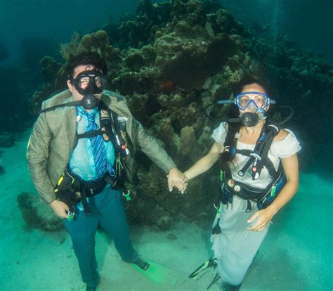 Padi Scuba Diver Roatan Learn Scuba Scuba Beginners Entry Level Scuba Roatan Dive School