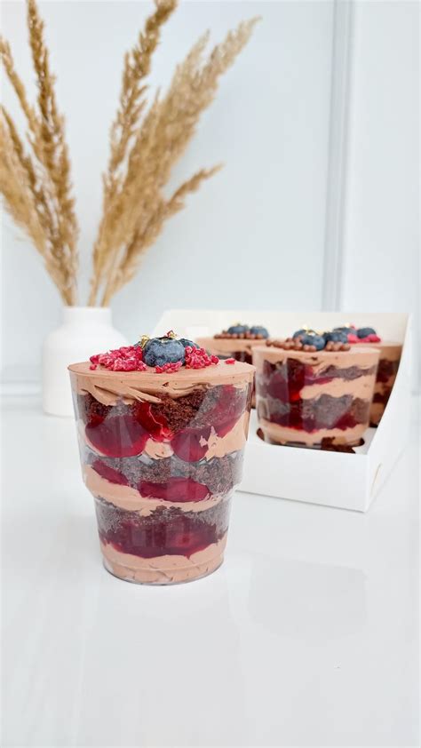 Трайфлы шоколад и вишня 🍒 | Трайфл, Шоколад вишня, Замороженные десерты