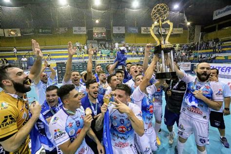 Foz é campeão paranaense de futsal LNF