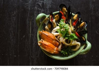 7 599 Thai Seafood Hot Pot Images Stock Photos 3D Objects Vectors Shutterstock