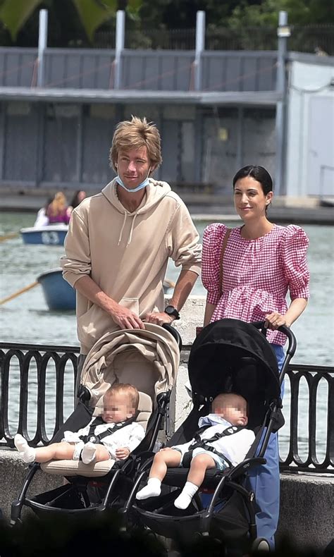 Christian De Hannover Y Alessandra De Osma Paseo En Familia Por Madrid