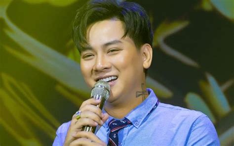 Hoài Lâm hát ca khúc hot trên TikTok được phong danh hiệu mới Saostar vn