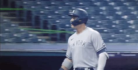 Aaron Judge Gif - IceGif