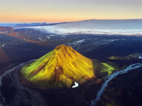 Maelifell Volcano 1920x1440 Wallpaper Teahub Io