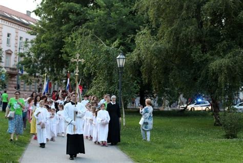 Tijelovo Je Za Katoli Ku Crkvu Jedan Od Zna Ajnijih Blagdana No Znate