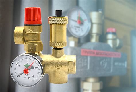 Сборка группы безопасности valtec на отопление - фото