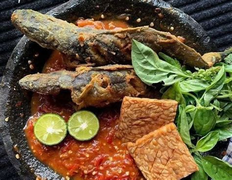 Resep Pecel Lele Sambal Lamongan Rasanya Tak Kalah Dengan Warung Tenda