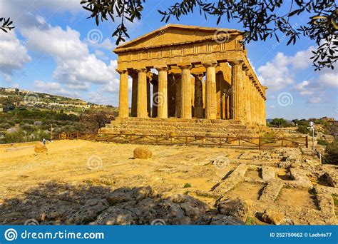 Temple of Concordia, Agrigento, Valley of the Temples Editorial ...