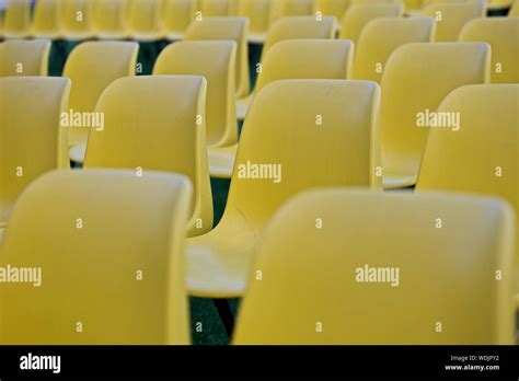 Full Bleachers Hi Res Stock Photography And Images Alamy