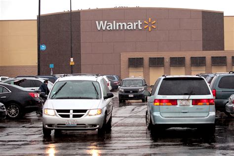 Tense Situation At Louisiana Walmart Ends Peacefully