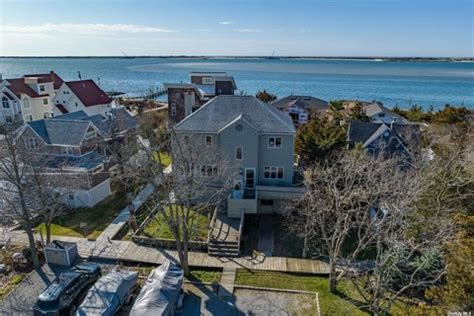 With Waterfront - Homes for Sale in West Gilgo Beach, NY | realtor.com®