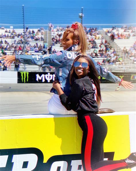 Nascar Wives : NASCAR drivers' beautiful wives and girlfriends ...