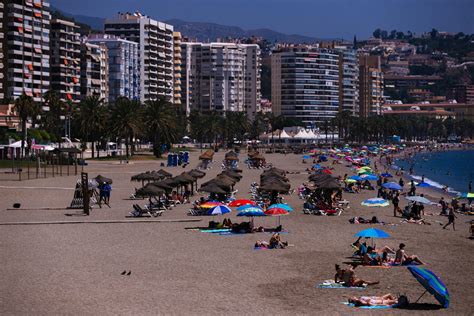 Andaluc A Y Baleares Las Comunidades A Las Que M S Viajar N Los Espa Oles