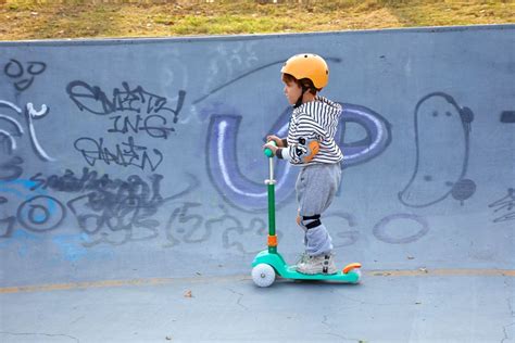 Is a kick scooter easier than a bike for kids? – Rahmory