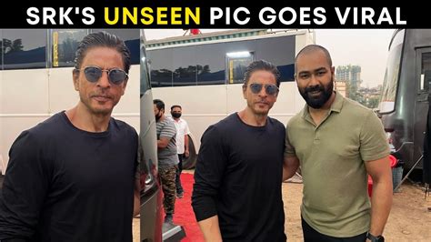 Unseen Picture Of Shah Rukh Khan From Pathan Sets Goes Viral Fans Say Boss Is Back Youtube