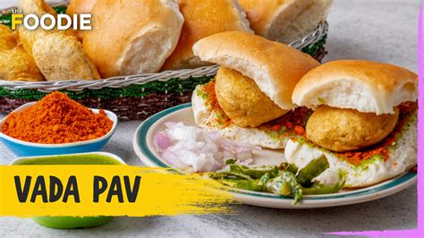 Vada Pav | How to make Vada Pav | Street Food | The Foodie