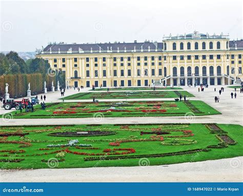 Schoenbrunn Or Schonbrunn Palace Schloss Schönbrunn 18th Century