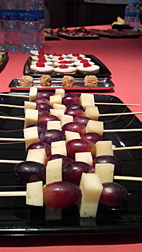 Brochetas De Queso Y Uvas