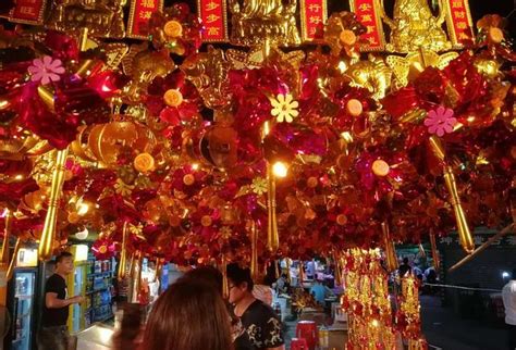 重阳佳节！广州白云山，夜行登高，转风车祈福，热闹非凡！