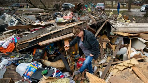 Central Illinois combs through damage after rare December tornadoes ...