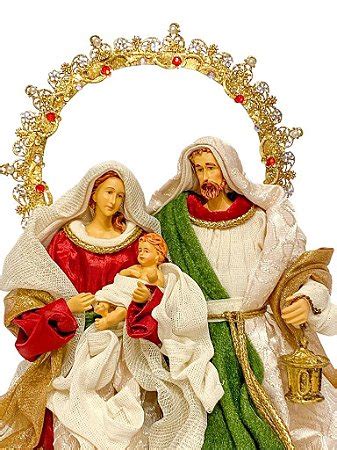 SAGRADA FAMILIA EM TECIDO NUDE C VERMELHO cm Raffaello Presentes e Decorações A melhor loja