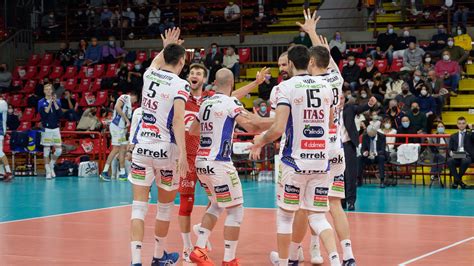 Pallavolo Cev Champions League Daniele Lavia Fa Il Fenomeno E L Itas