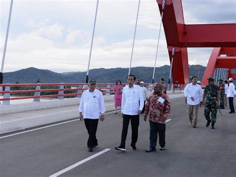 Foto Presiden Resmikan Jembatan Youtefa Di Jayapura