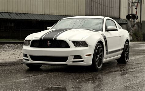 Ford Mustang White Photo Gallery #1/9