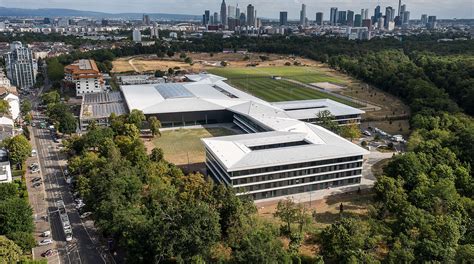 Premiere F R Uefa Trainerinnen Karriereforum Am Dfb Campus Dfb