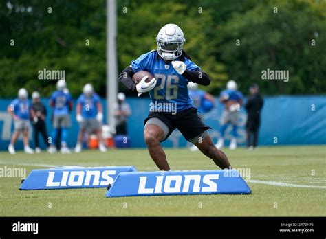 Detroit Lions Running Back Jahmyr Gibbs Runs A Drill During An Nfl