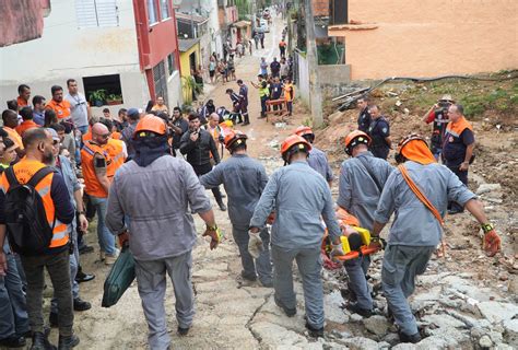 Defesa Civil Simulado De Abandono De Rea De Risco Re Ne Pessoas