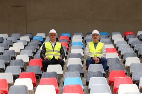 Galerie Foto O Legend A Stelei A Vizitat Stadionul Din Ghencea Va