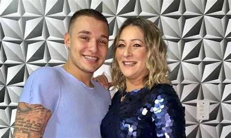 Cláudia Mãe Do Cantor Mc Gui