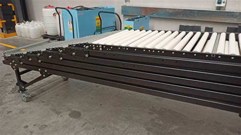 Telescopic Gravity Roller Conveyor Nido Automation