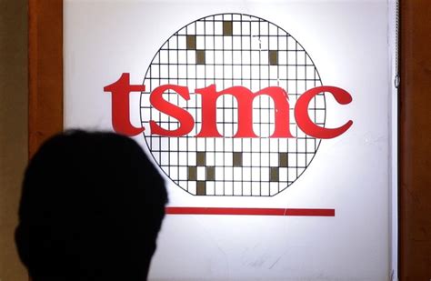 La gigante taiwanesa TSMC estudia llevarse una fábrica de chips a EEUU