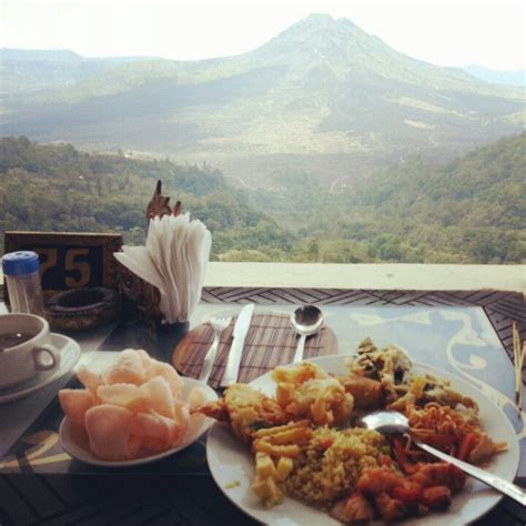 Buffet Meal At Sari Restaurant Kintamani Bali バリ島