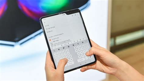 Samsung updates its first Folding phone to August 2023 patch in several ...