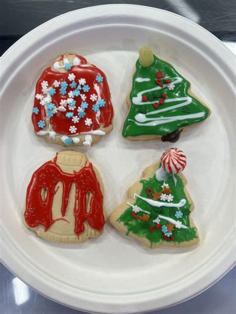 Katherine Phillips On Twitter We’re Decorating Christmas Cookies This Morning On Ksee24