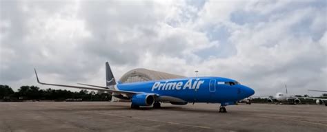 Amazon Launches Amazon Air Becomes India S First E Commerce Cargo Fleet