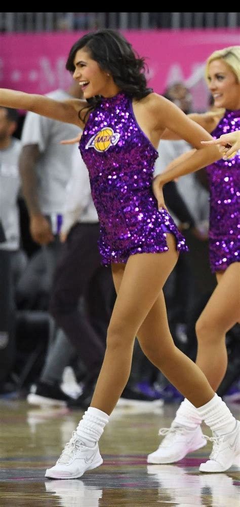 Pin By Tyler Tornado On Hottest Cheerleaders Hot Cheerleaders