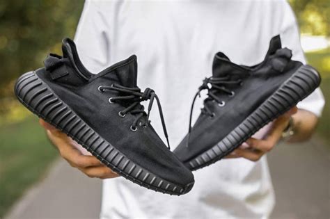 Купить Мужские кроссовки Adidas Yeezy 350 mono black (Адидас Изи Буст ...