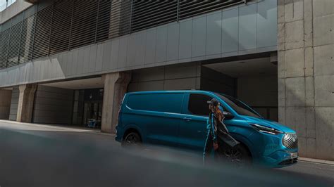 Ford E Transit Custom Precio Versiones Motor Y Autonom A