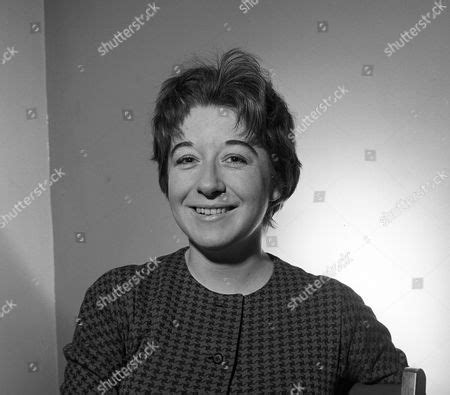 Obituary Actress Frances Cuka dies aged 83 Stock Photos (Exclusive ...