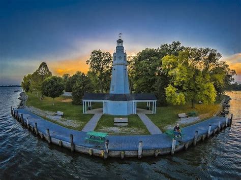 Menasha & Neenah Waterfront, Parks, Bridges - Great Runs