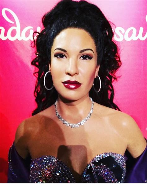 Selena Quintanilla On Instagram “up Close Detailed Photo Of The Brand New Statue 😍😍 Nycwax