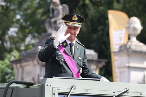 Parade Konzerte Und Gro Es Feuerwerk In Br Ssel Zum J Hrigen